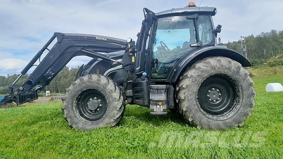 Valtra N174 Traktoriai