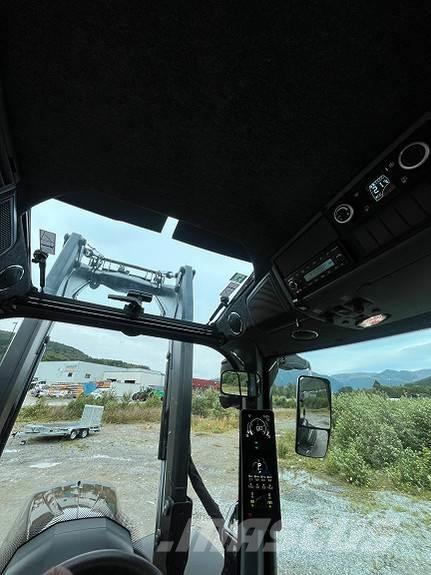 Valtra Q305 Traktoriai