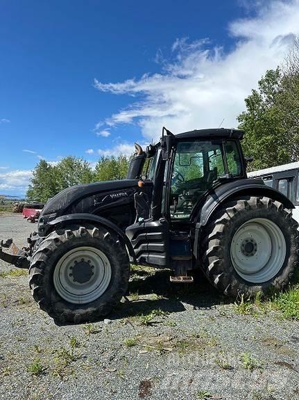 Valtra T 214 Traktoriai