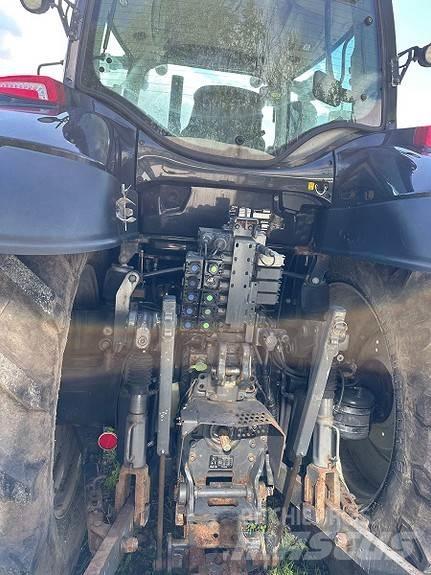 Valtra T 214 Traktoriai