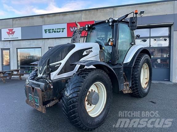 Valtra T174 Versu Traktoriai