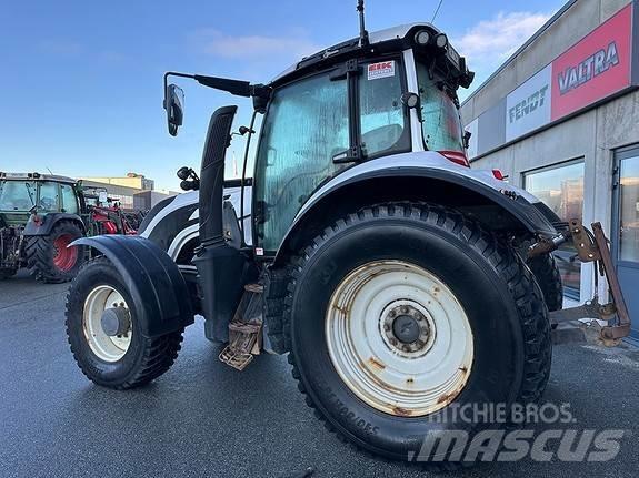 Valtra T174 Versu Traktoriai