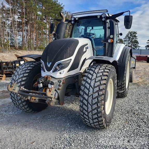 Valtra T174D Traktoriai