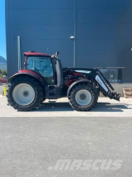 Valtra T214 Traktoriai