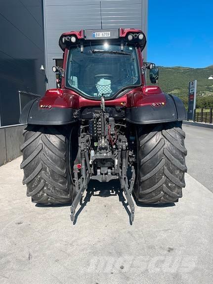 Valtra T214 Traktoriai