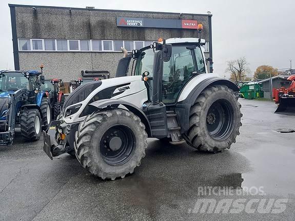 Valtra T234 Traktoriai