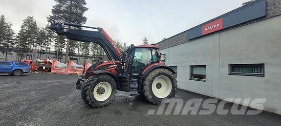 Valtra T234 Traktoriai