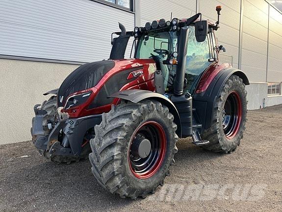 Valtra T234 Direct Traktoriai
