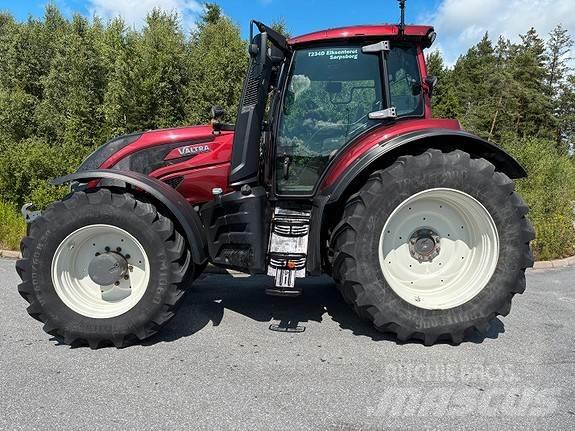 Valtra T234D Traktoriai