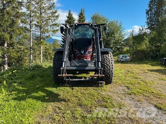 Valtra T234DST Traktoriai