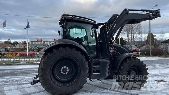 Valtra T235 Traktoriai