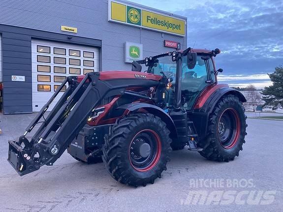 Valtra T235 Traktoriai