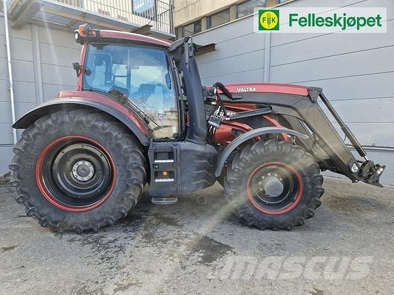Valtra T235 Traktoriai