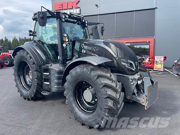 Valtra T235 Traktoriai