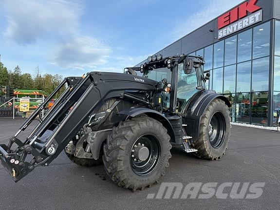 Valtra T235 Traktoriai
