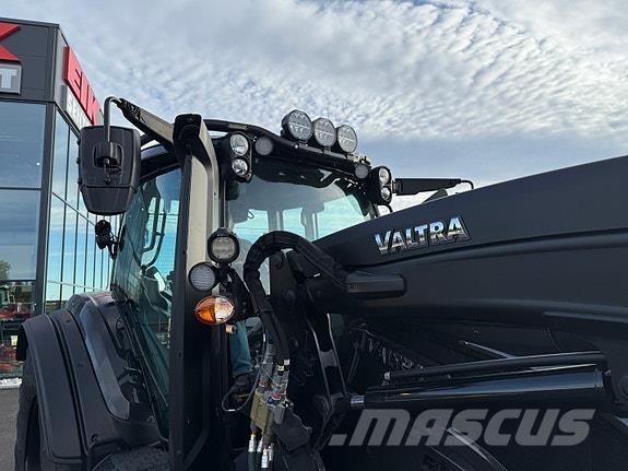 Valtra T235 Traktoriai