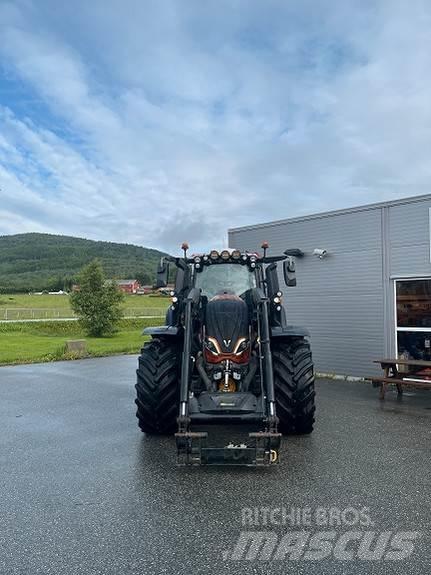 Valtra T235D Traktoriai