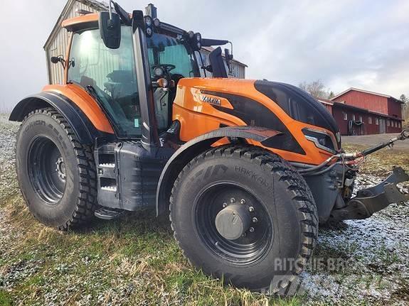 Valtra T255 Traktoriai