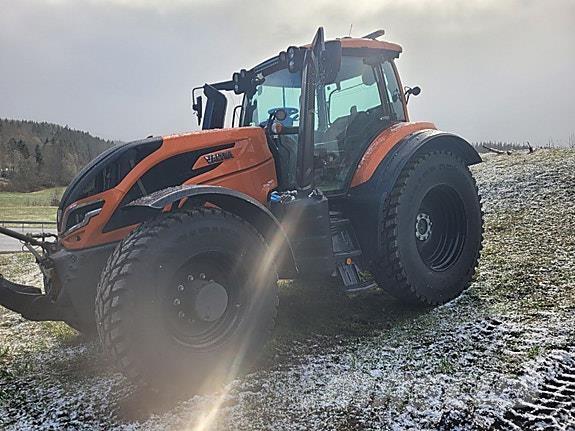 Valtra T255 Traktoriai