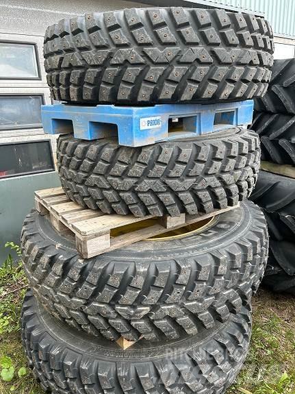  Vinterhjul til JD Kita kelių ir sniego technika
