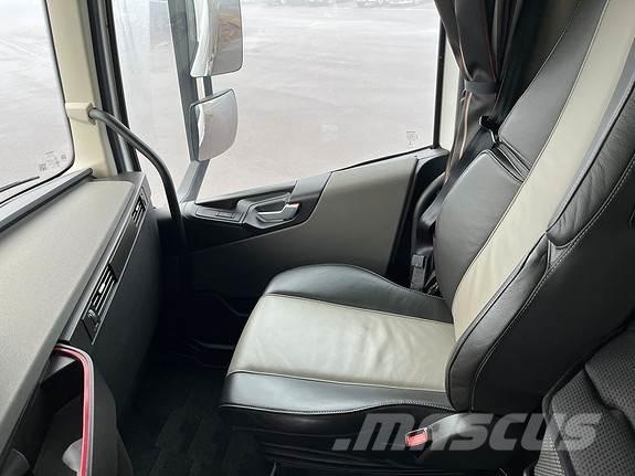 Volvo FH540 6x4 Savivarčių priekabų vilkikai