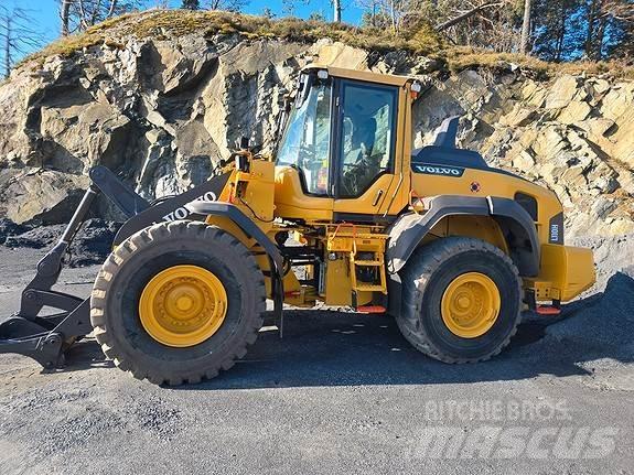 Volvo L110H Naudoti ratiniai krautuvai
