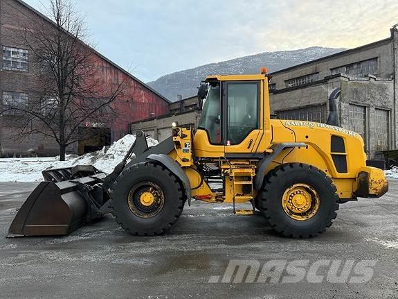 Volvo L70G Naudoti ratiniai krautuvai