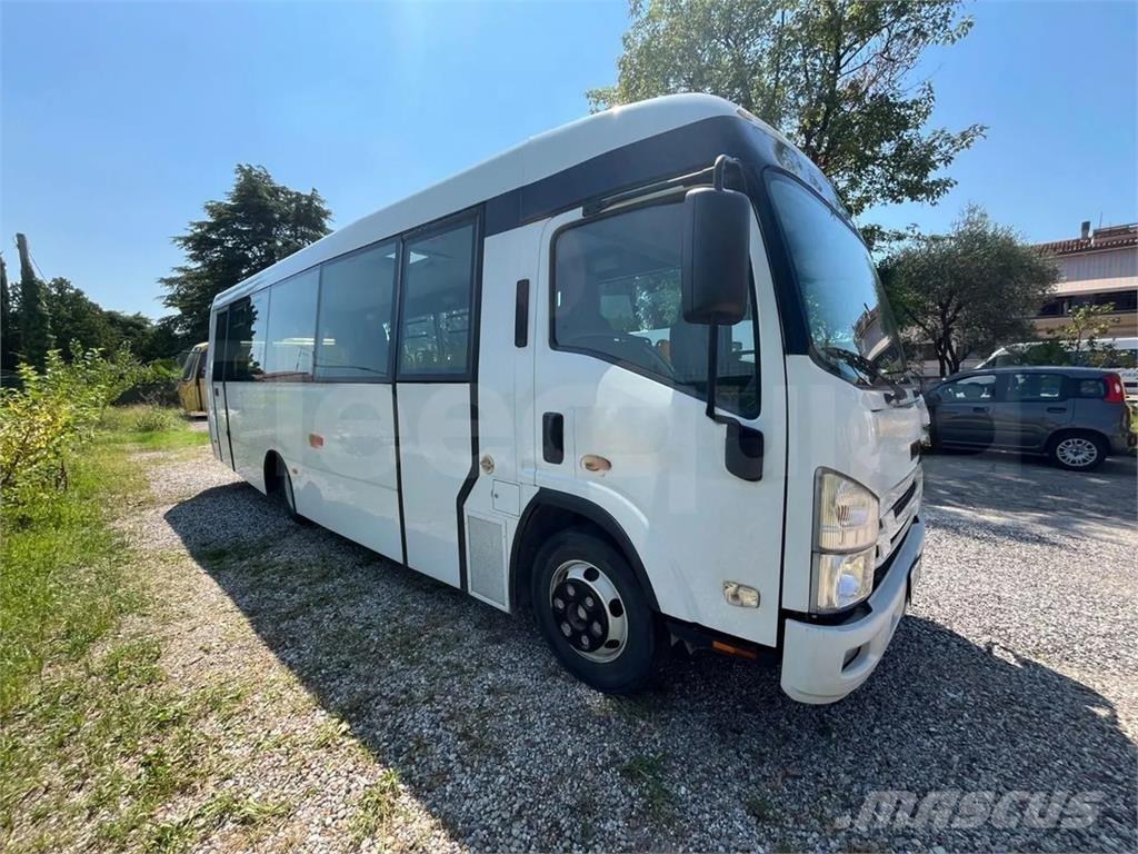 Isuzu P65 Keleiviniai autobusai