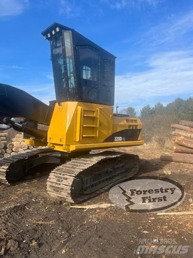 CAT 320D FM Strėliniai krautuvai