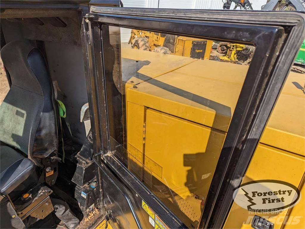 CAT 559D Strėliniai krautuvai