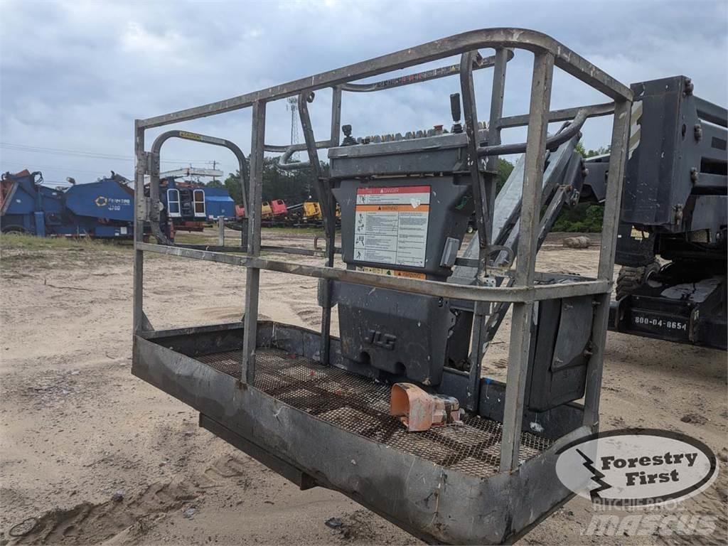 JLG 450AJ Miško technika - Kita