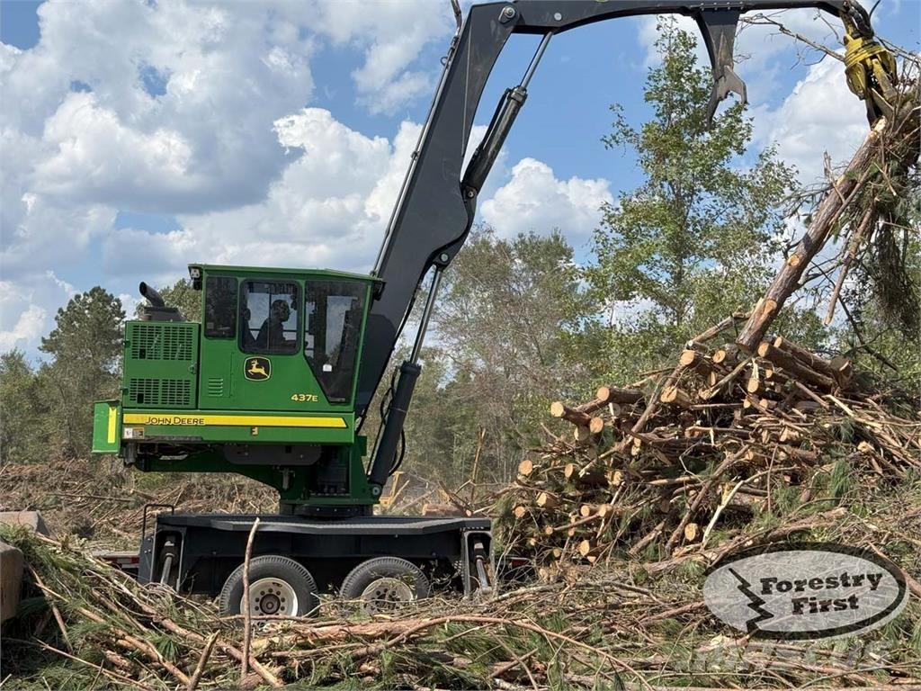 John Deere 437E Strėliniai krautuvai
