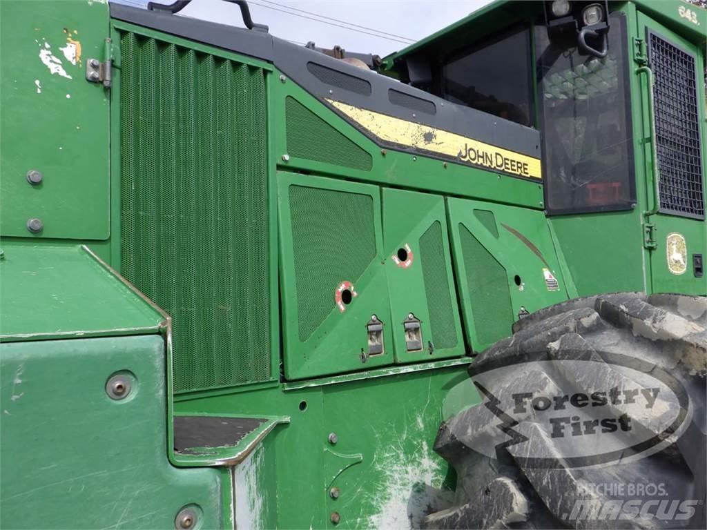 John Deere 643L Miško pjovimo technika