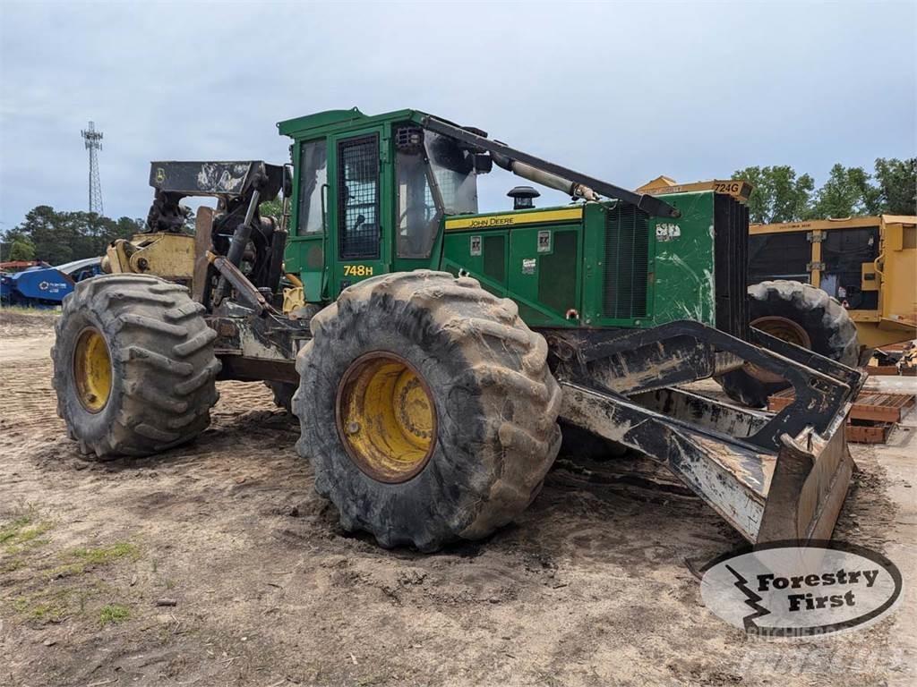 John Deere 748H Skiedrovežiai