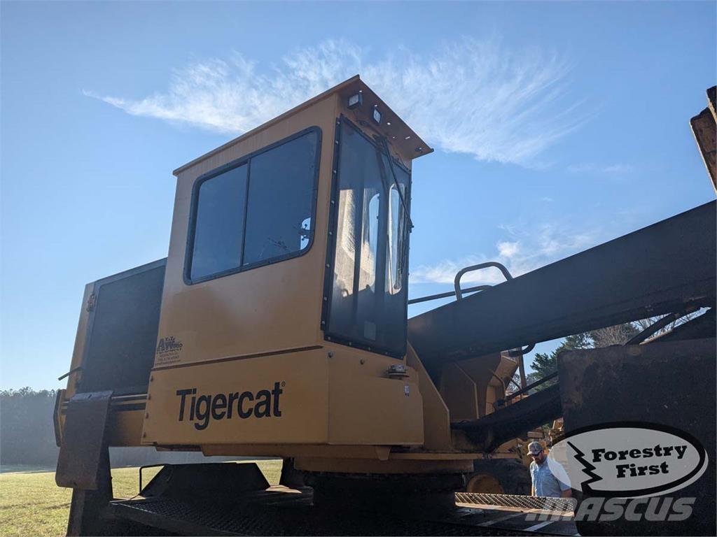 Tigercat 234B Strėliniai krautuvai