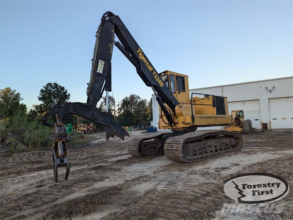 Tigercat T234B Strėliniai krautuvai