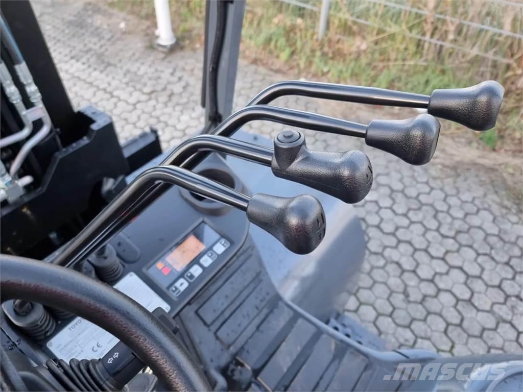 Toyota 8FD70F Dyzeliniai krautuvai