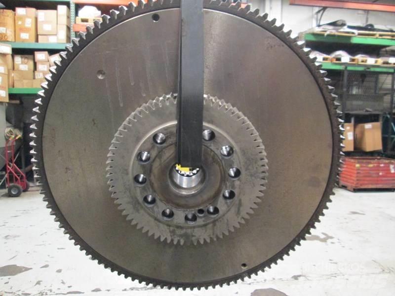 CAT 3406E Padangos, ratai ir ratlankiai