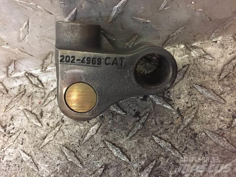 CAT C13 Transportas - Kita
