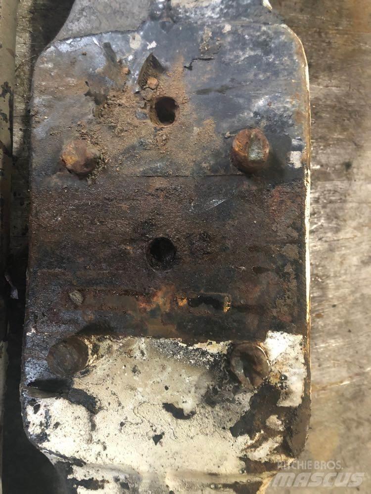 Eaton 20F4 Ašys