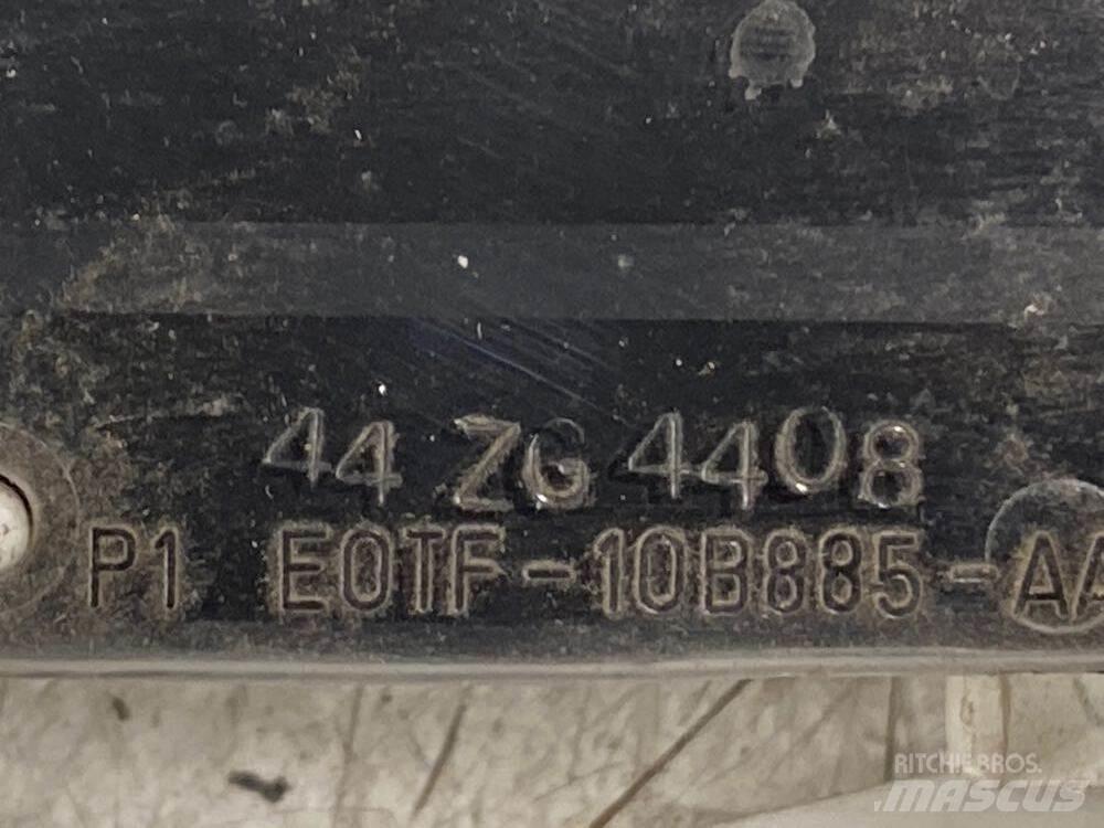 Ford F-800 Transportas - Kita