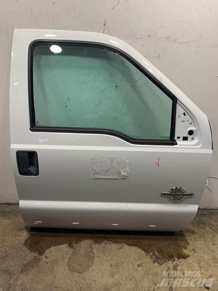 Ford F750 Transportas - Kita