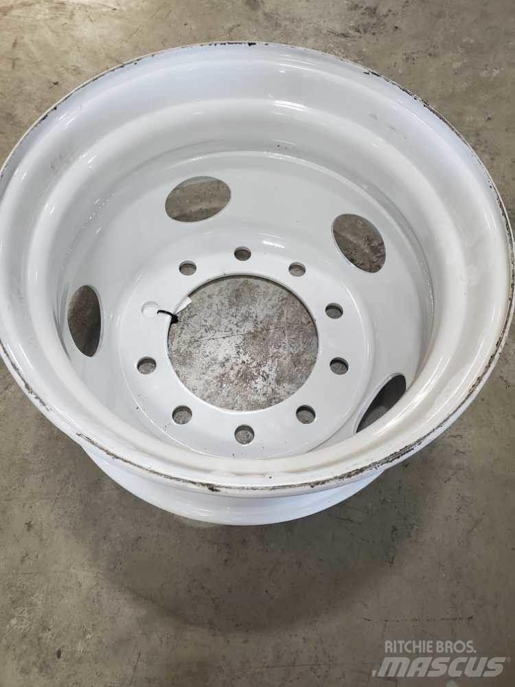 Ford F750 Padangos, ratai ir ratlankiai