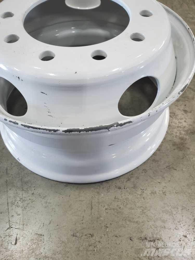 Ford F750 Padangos, ratai ir ratlankiai