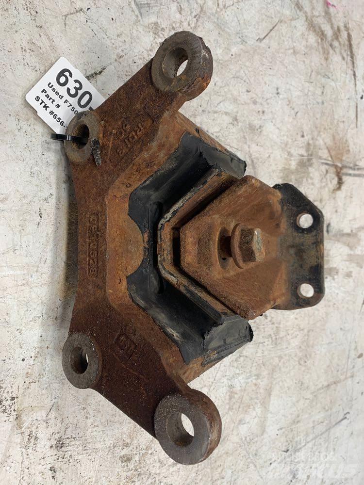 Ford F750 Kabinos ir salonai