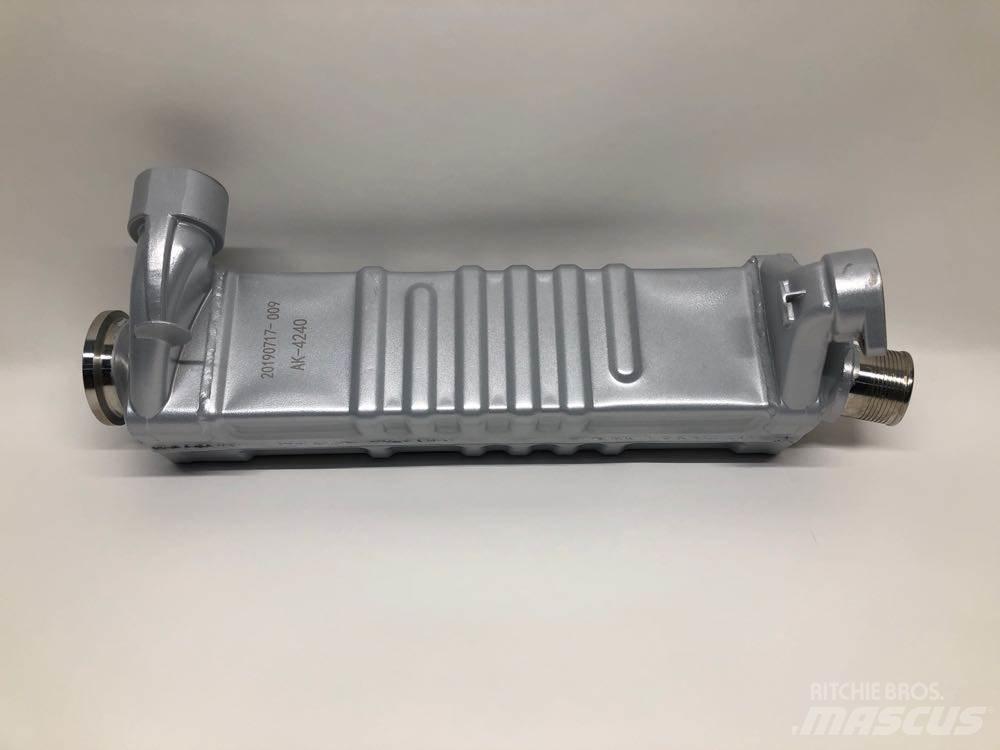 Mack MP7 Transportas - Kita