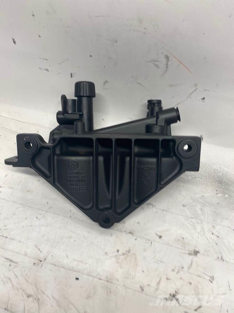Mack MP8 Transportas - Kita