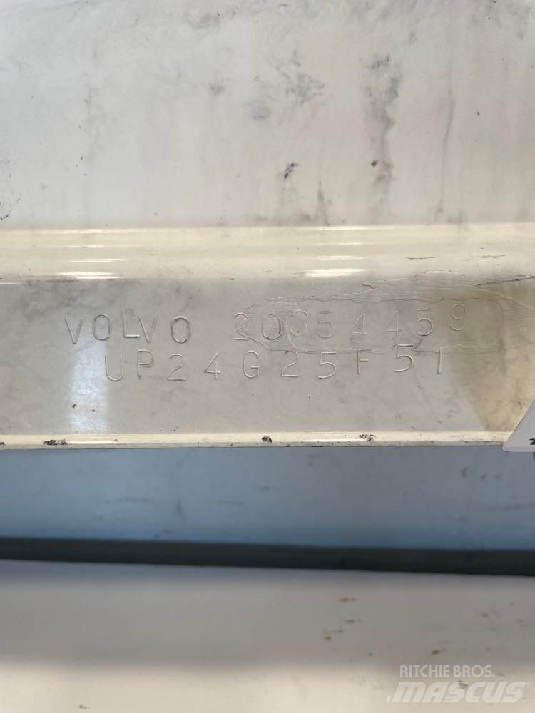 Volvo  Kabinos ir salonai