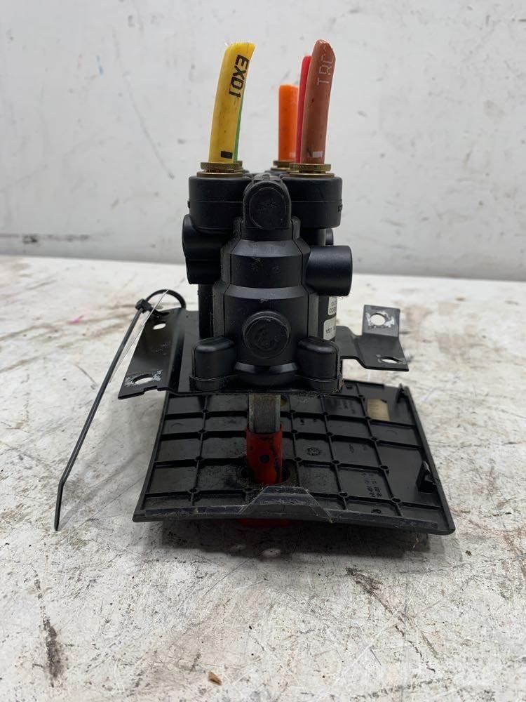 Volvo VNL Transportas - Kita