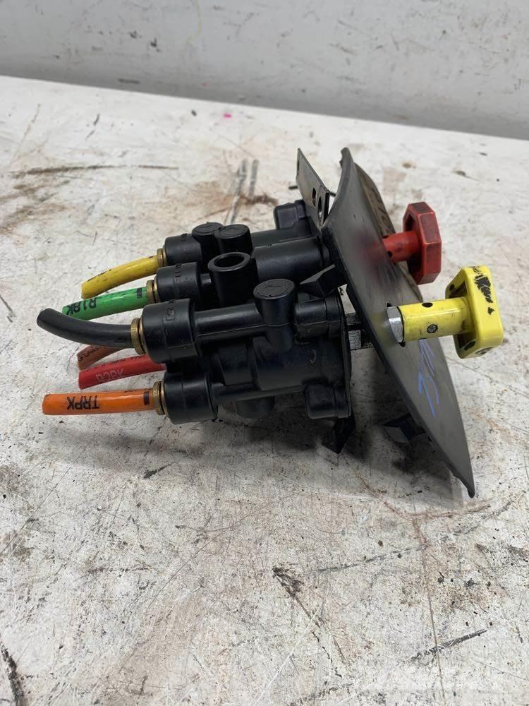 Volvo VNL Transportas - Kita